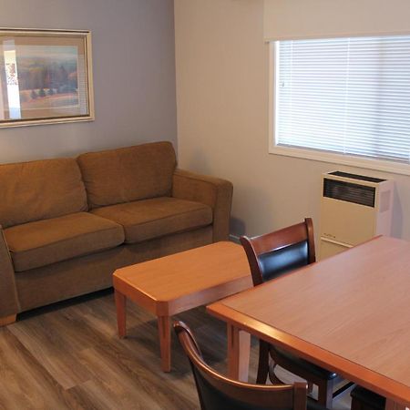 Westridge Motor Inn Osoyoos Bagian luar foto