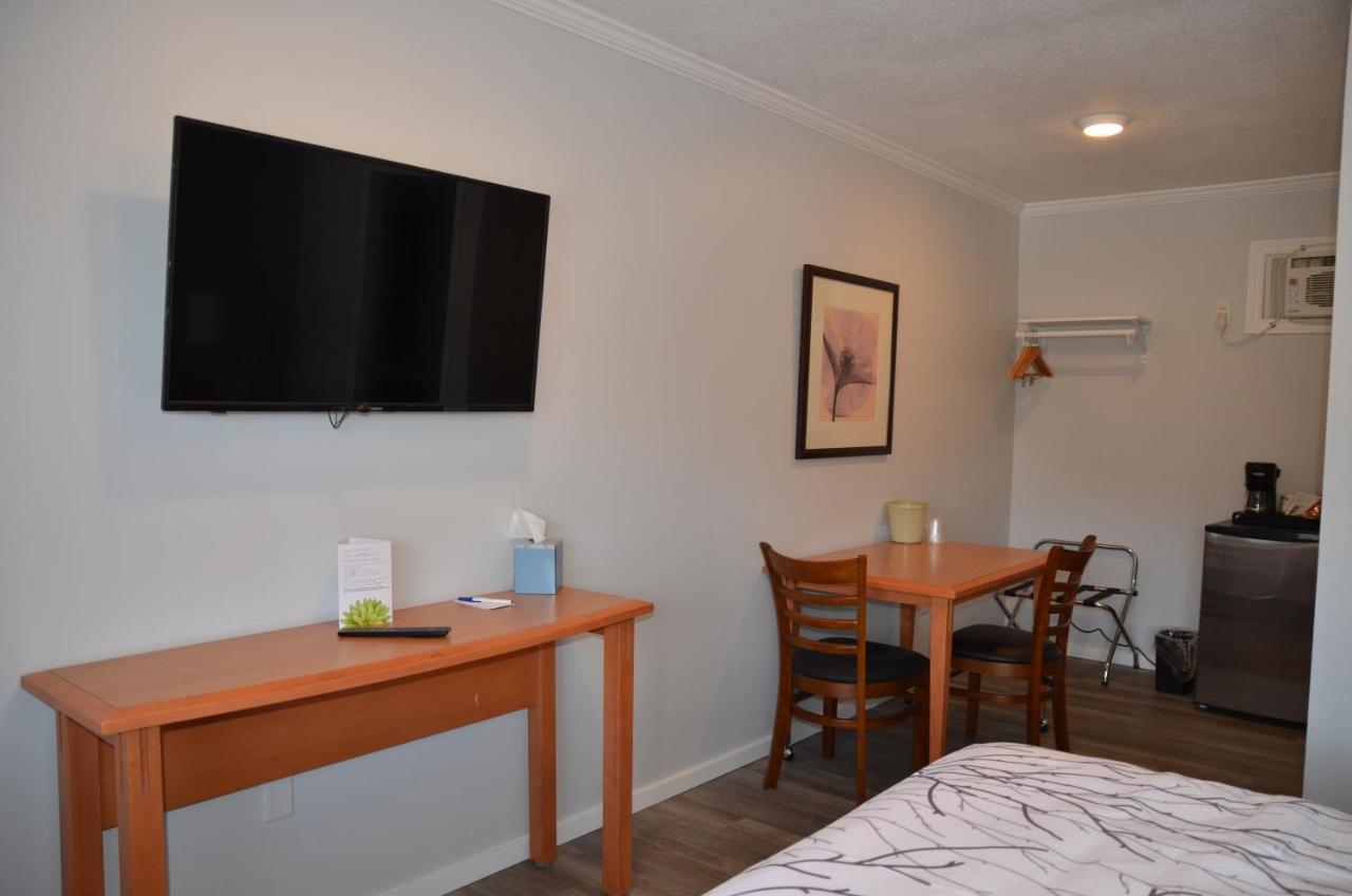 Westridge Motor Inn Osoyoos Bagian luar foto
