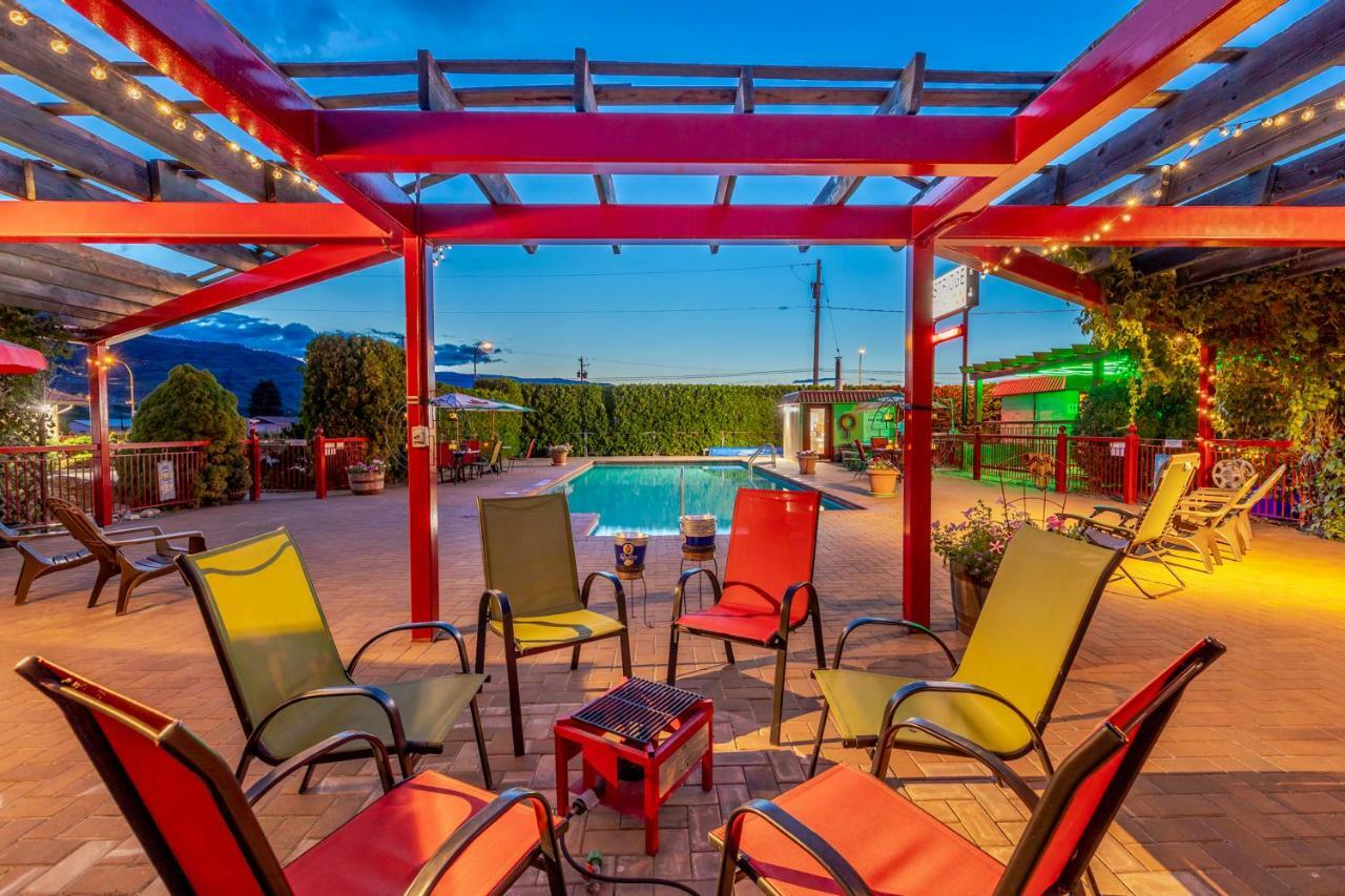 Westridge Motor Inn Osoyoos Bagian luar foto