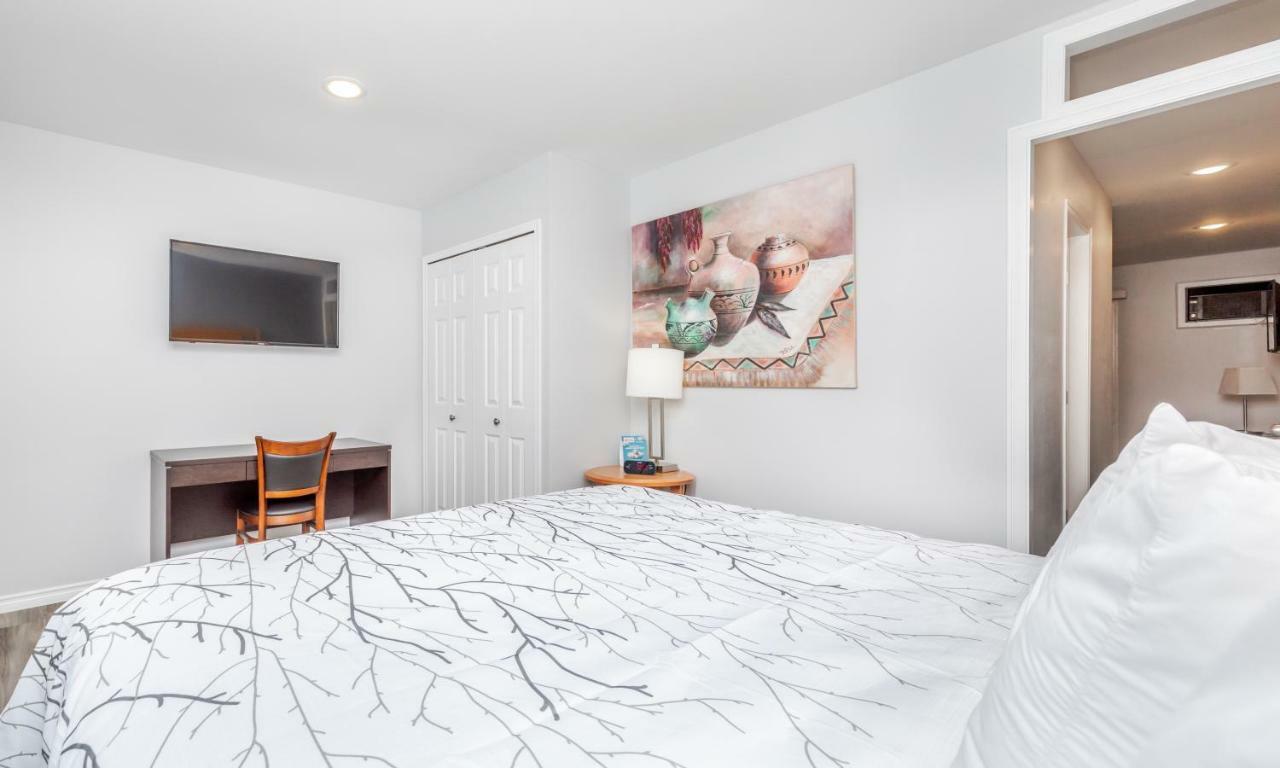 Westridge Motor Inn Osoyoos Bagian luar foto